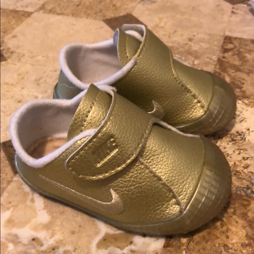 Nike waffle baby sneakers